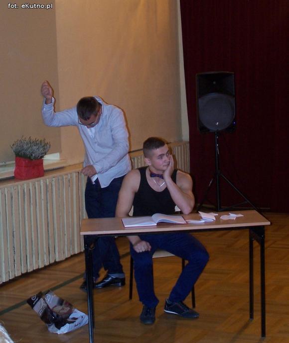 Nowy sztandar Zespołu Szkół Nr 4 w Kutnie-Azorach