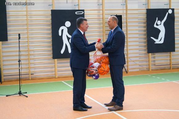 Uroczyste otwarcie sali gimnastycznej w Oporowie