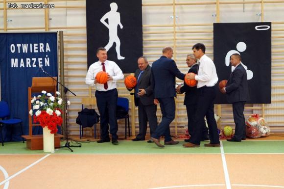 Uroczyste otwarcie sali gimnastycznej w Oporowie