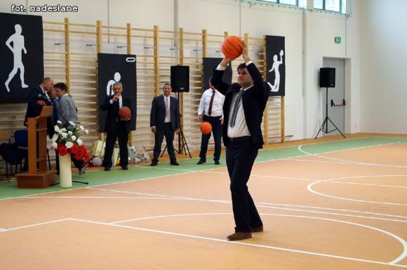 Uroczyste otwarcie sali gimnastycznej w Oporowie
