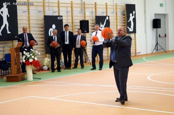 Uroczyste otwarcie sali gimnastycznej w Oporowie
