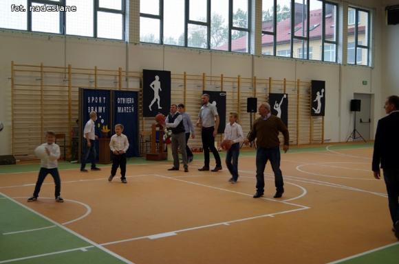 Uroczyste otwarcie sali gimnastycznej w Oporowie