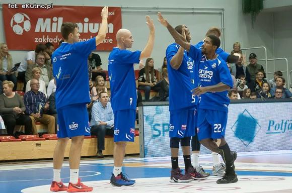 Polfarmex wygrywa z AZS Koszalin