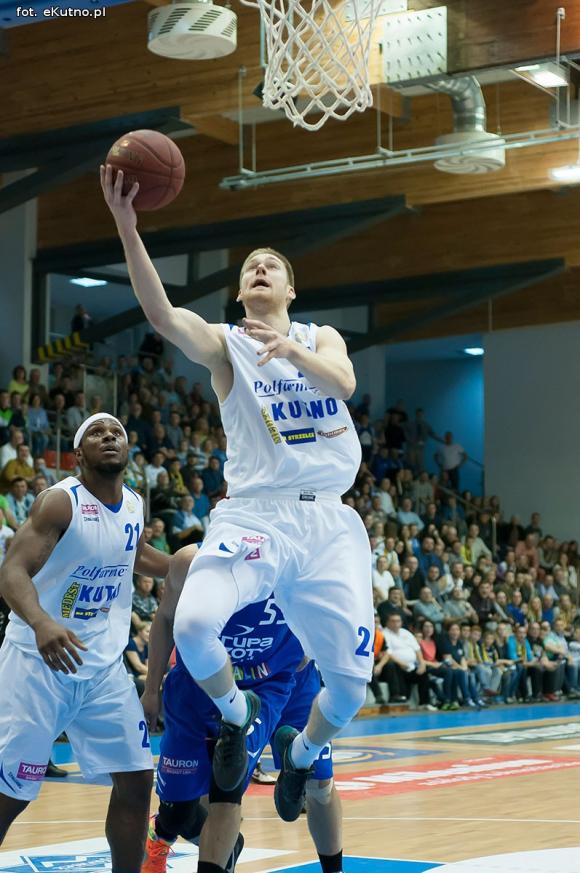 Polfarmex wygrywa z AZS Koszalin