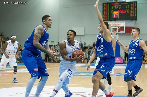 Polfarmex wygrywa z AZS Koszalin