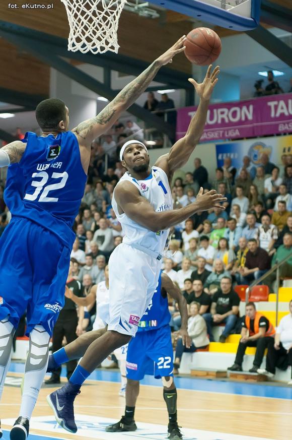 Polfarmex wygrywa z AZS Koszalin