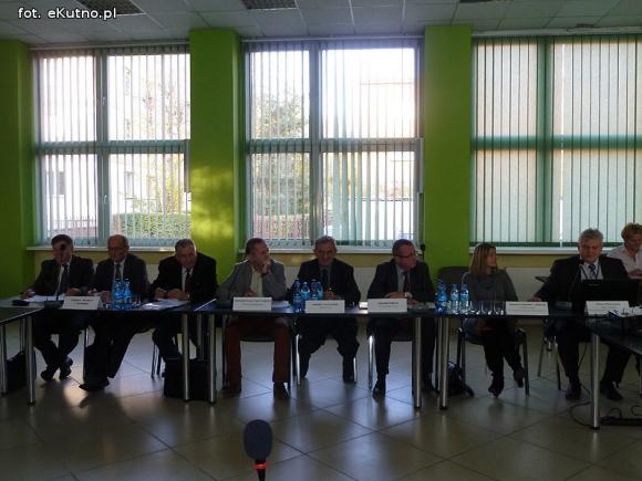 Niepewność jutra pracowników oddziału wewnętrznego. Radni bronią pielęgniarki