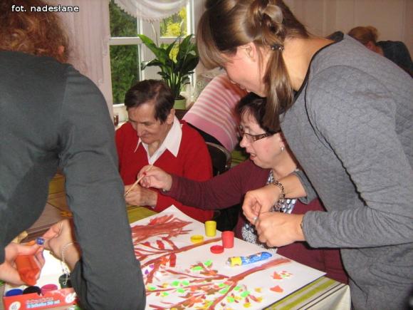 Barwy jesieni - warsztaty artystyczne Akademii twórczego seniora