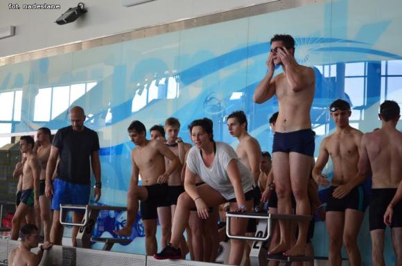 Dąbrowszczak i Staszic najlepsi w zawodach pływackich