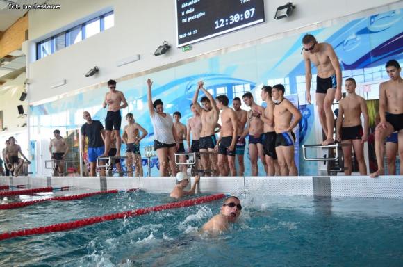 Dąbrowszczak i Staszic najlepsi w zawodach pływackich