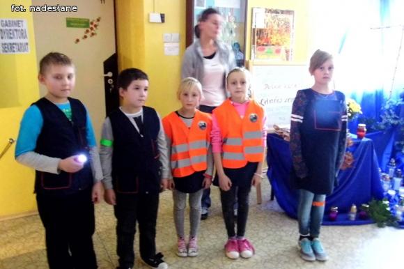 Zadbamy o opuszczone groby! Akcja harcerzy i zuchów w szkole w Szewcach Nadolnych