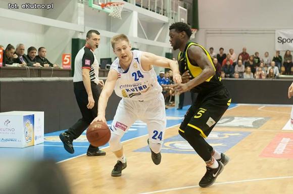 Drużyna Krysiewicza lepsza