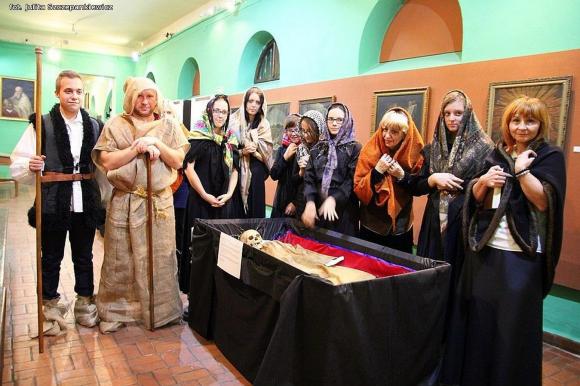 Relacja z Krośniewic. Zaduszki z tradycją