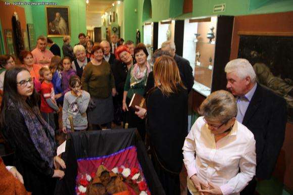 Relacja z Krośniewic. Zaduszki z tradycją