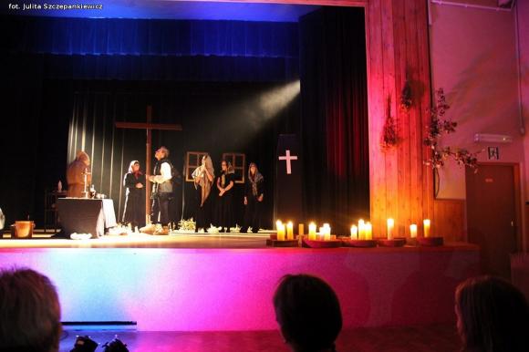 Relacja z Krośniewic. Zaduszki z tradycją