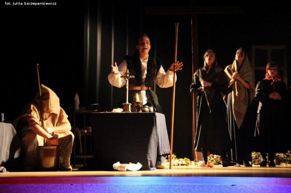 Relacja z Krośniewic. Zaduszki z tradycją