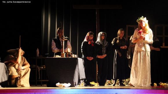 Relacja z Krośniewic. Zaduszki z tradycją