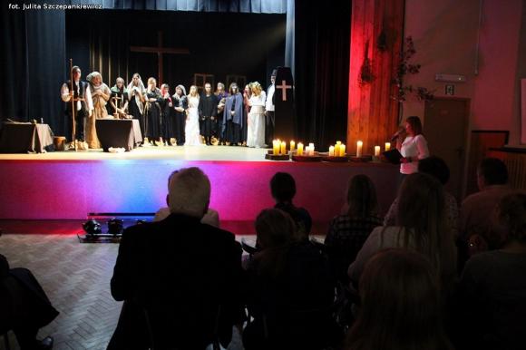 Relacja z Krośniewic. Zaduszki z tradycją