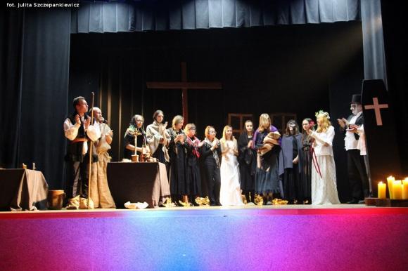 Relacja z Krośniewic. Zaduszki z tradycją