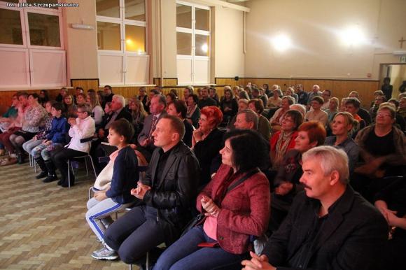 Relacja z Krośniewic. Zaduszki z tradycją