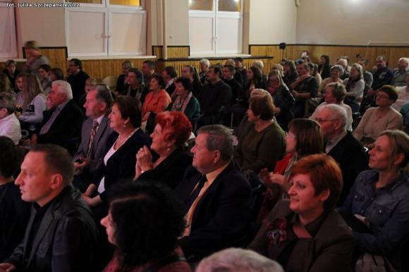 Relacja z Krośniewic. Zaduszki z tradycją