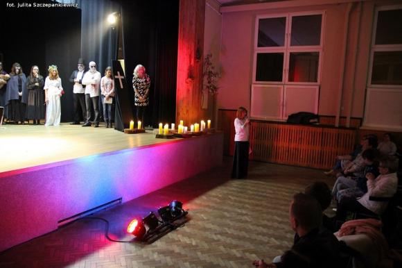 Relacja z Krośniewic. Zaduszki z tradycją