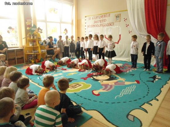 Maluchy uczciły odzyskanie niepodległości