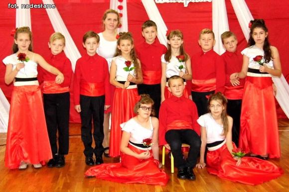 Pomyśl choć chwilę, Choć chwilę, Ile krwi, walki ile Kosztowało zdobycie wolności