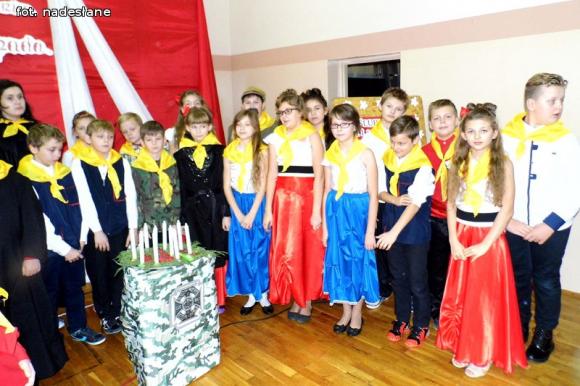 Pomyśl choć chwilę, Choć chwilę, Ile krwi, walki ile Kosztowało zdobycie wolności