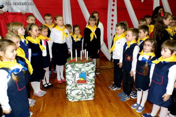 Pomyśl choć chwilę, Choć chwilę, Ile krwi, walki ile Kosztowało zdobycie wolności