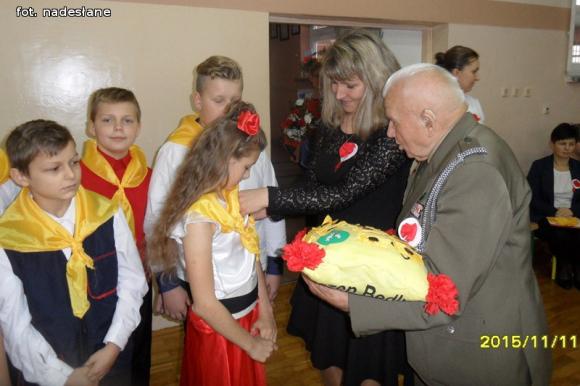 Pomyśl choć chwilę, Choć chwilę, Ile krwi, walki ile Kosztowało zdobycie wolności