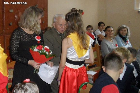 Pomyśl choć chwilę, Choć chwilę, Ile krwi, walki ile Kosztowało zdobycie wolności