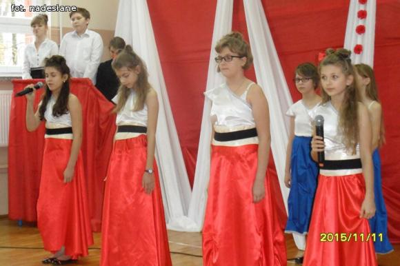 Pomyśl choć chwilę, Choć chwilę, Ile krwi, walki ile Kosztowało zdobycie wolności