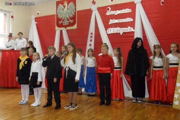 Pomyśl choć chwilę, Choć chwilę, Ile krwi, walki ile Kosztowało zdobycie wolności