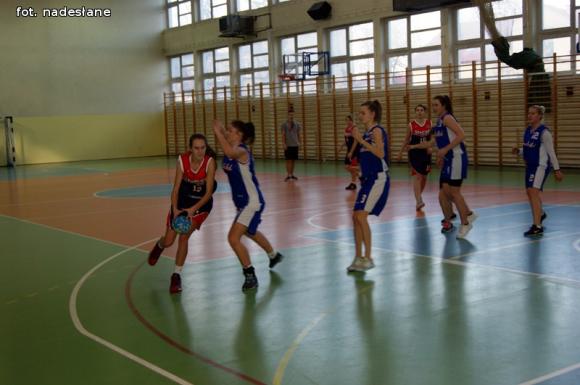 Dziewczęta z Kasprowicza najlepsze  w szczypiorniaku