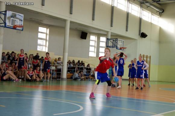 Dziewczęta z Kasprowicza najlepsze  w szczypiorniaku