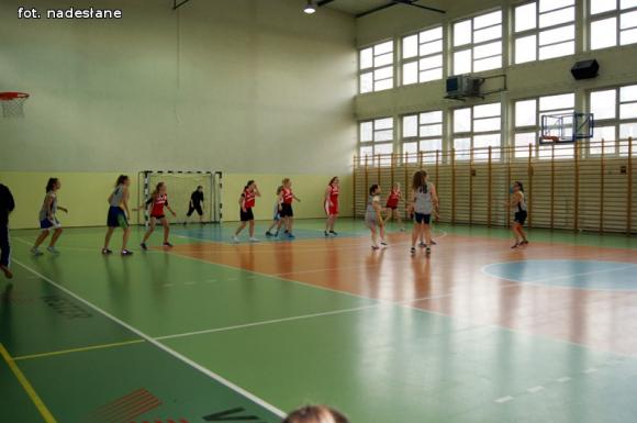 Dziewczęta z Kasprowicza najlepsze  w szczypiorniaku