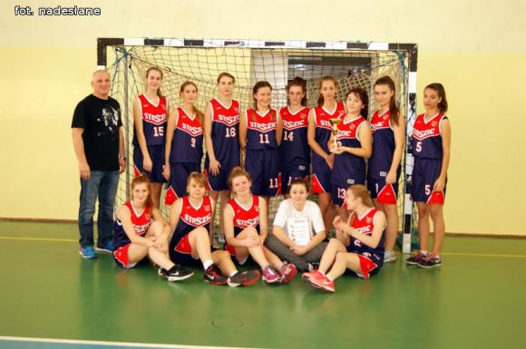 Dziewczęta z Kasprowicza najlepsze  w szczypiorniaku