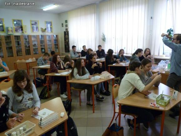 Ciekawa lekcja chemii w Trójce