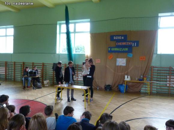 Ciekawa lekcja chemii w Trójce