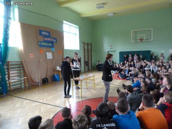 Ciekawa lekcja chemii w Trójce
