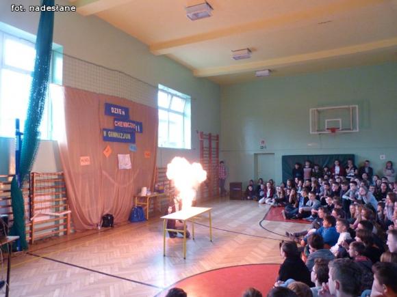 Ciekawa lekcja chemii w Trójce