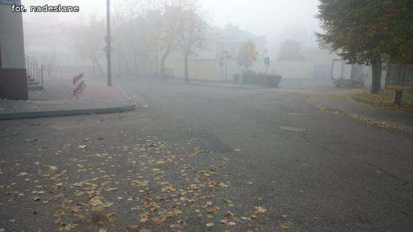 Miejskie obrazki. Brudna jesień w Kutnie w pełni