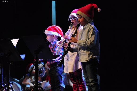 Śpiewająco zostali Mikołajami w Kutnowskim Domu Kultury
