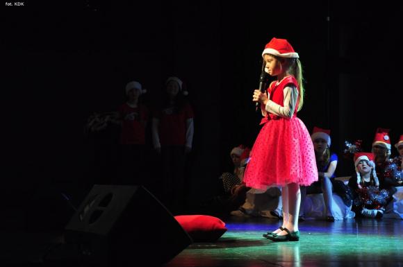 Śpiewająco zostali Mikołajami w Kutnowskim Domu Kultury