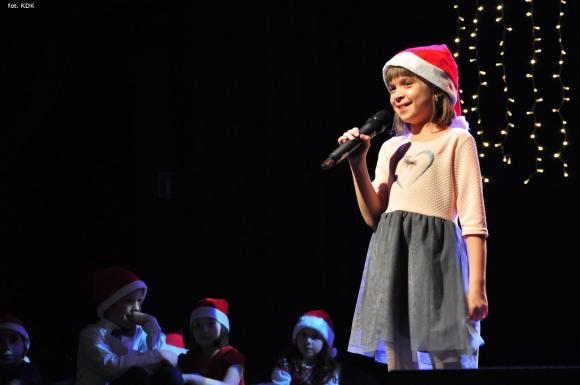 Śpiewająco zostali Mikołajami w Kutnowskim Domu Kultury