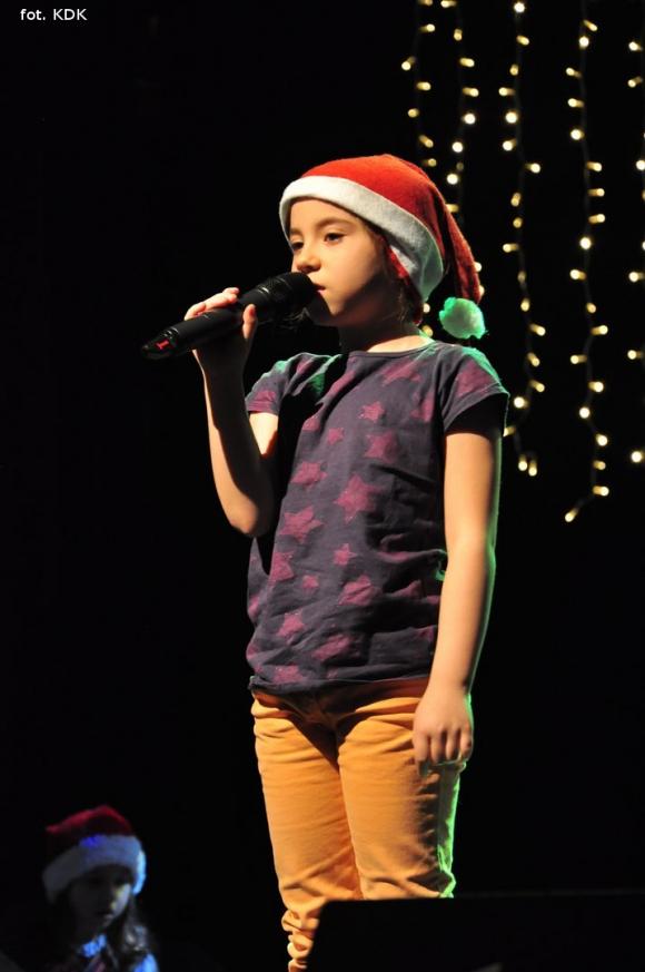 Śpiewająco zostali Mikołajami w Kutnowskim Domu Kultury