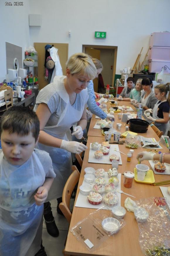 Rodzinne warsztaty świąteczne w domu kultury