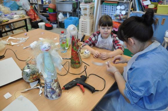 Rodzinne warsztaty świąteczne w domu kultury