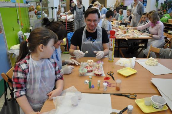 Rodzinne warsztaty świąteczne w domu kultury